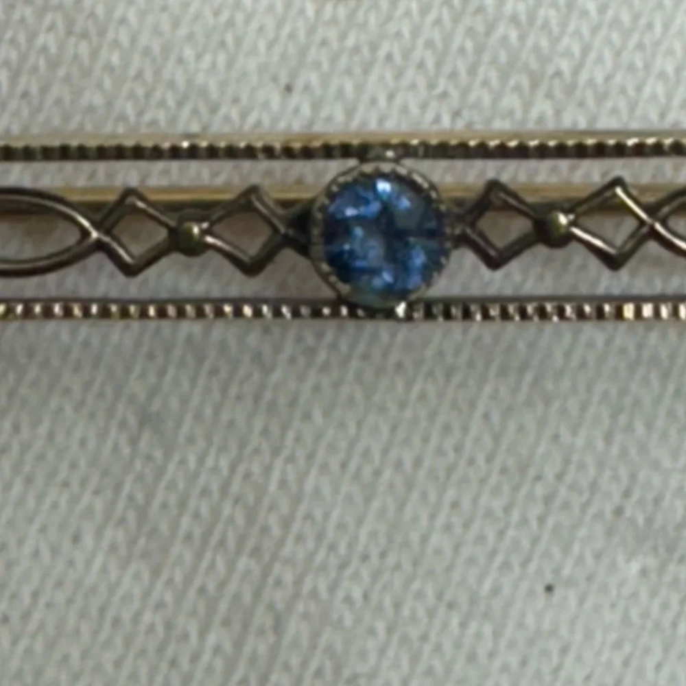 Antique Art Deco Solid 14K Gold and Blue Topaz Bar Pin - Picture 5 of 14